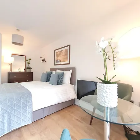 Apartment Centre *